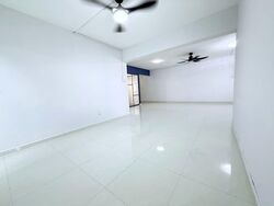 Blk 542 Serangoon North Avenue 4 (Serangoon), HDB Executive #529560221
